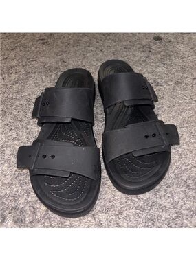 CROCS Crocs Women's Brooklyn Buckle Flat Sandals Size 10 Black